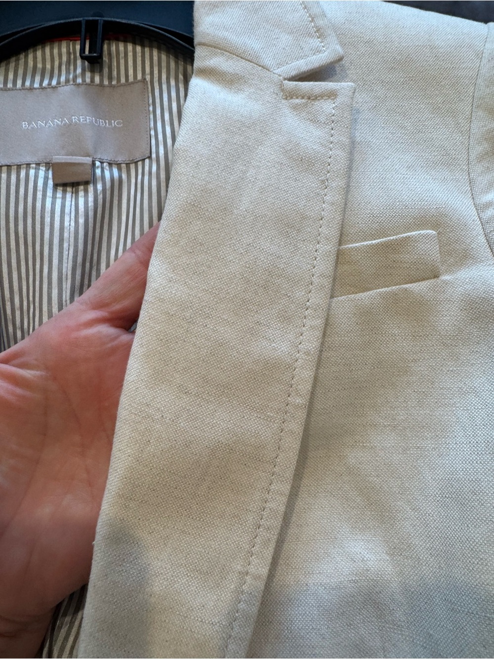 Banana Republic Cream Single-Button Tailored Blazer - Picture 3 of 11